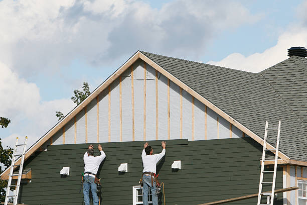 Professional Siding technician working in Franklin Park, NJ
